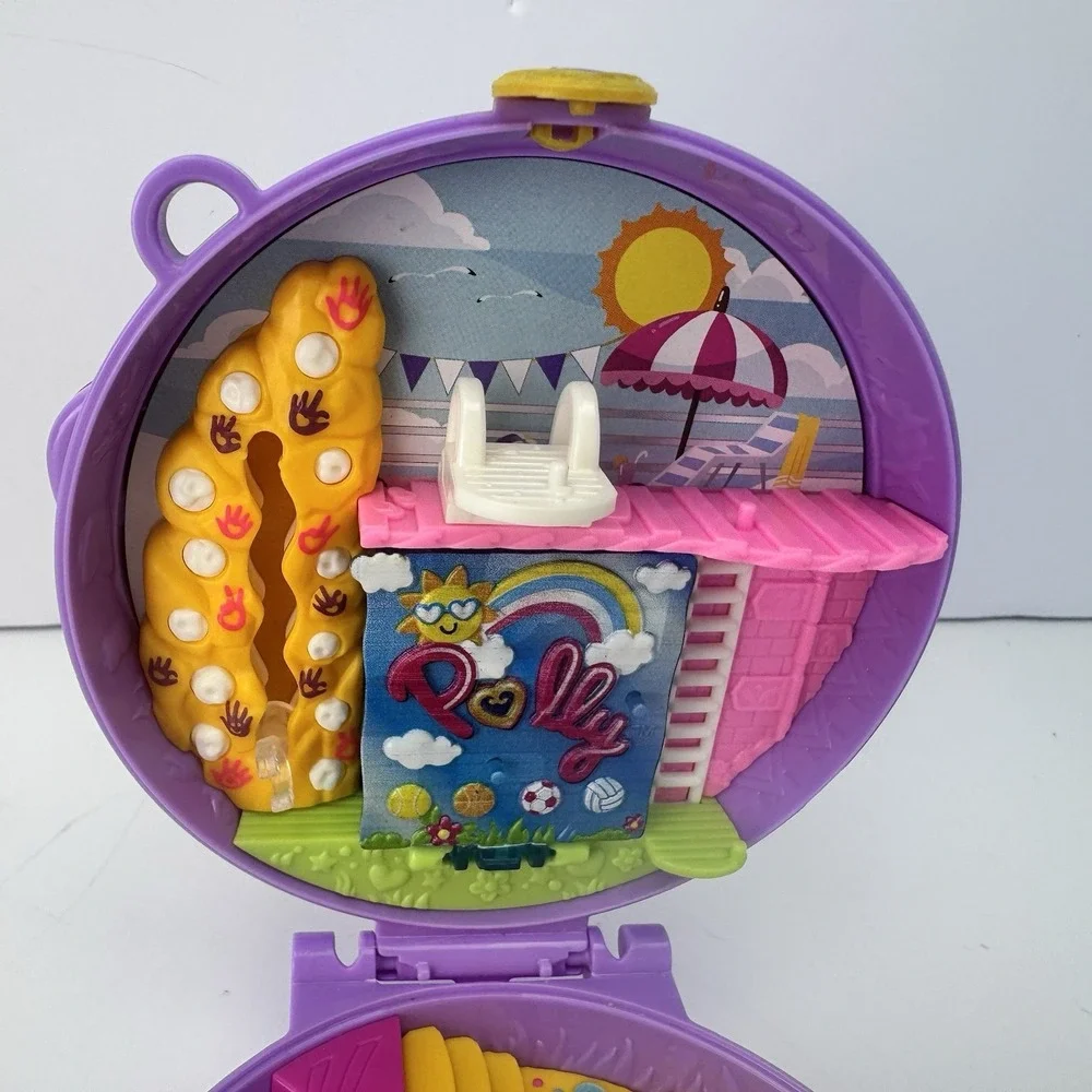 Mattel POLLY POCKET Pocket World Outdoor‎ Sports Purple Soccer Ball Case Figure